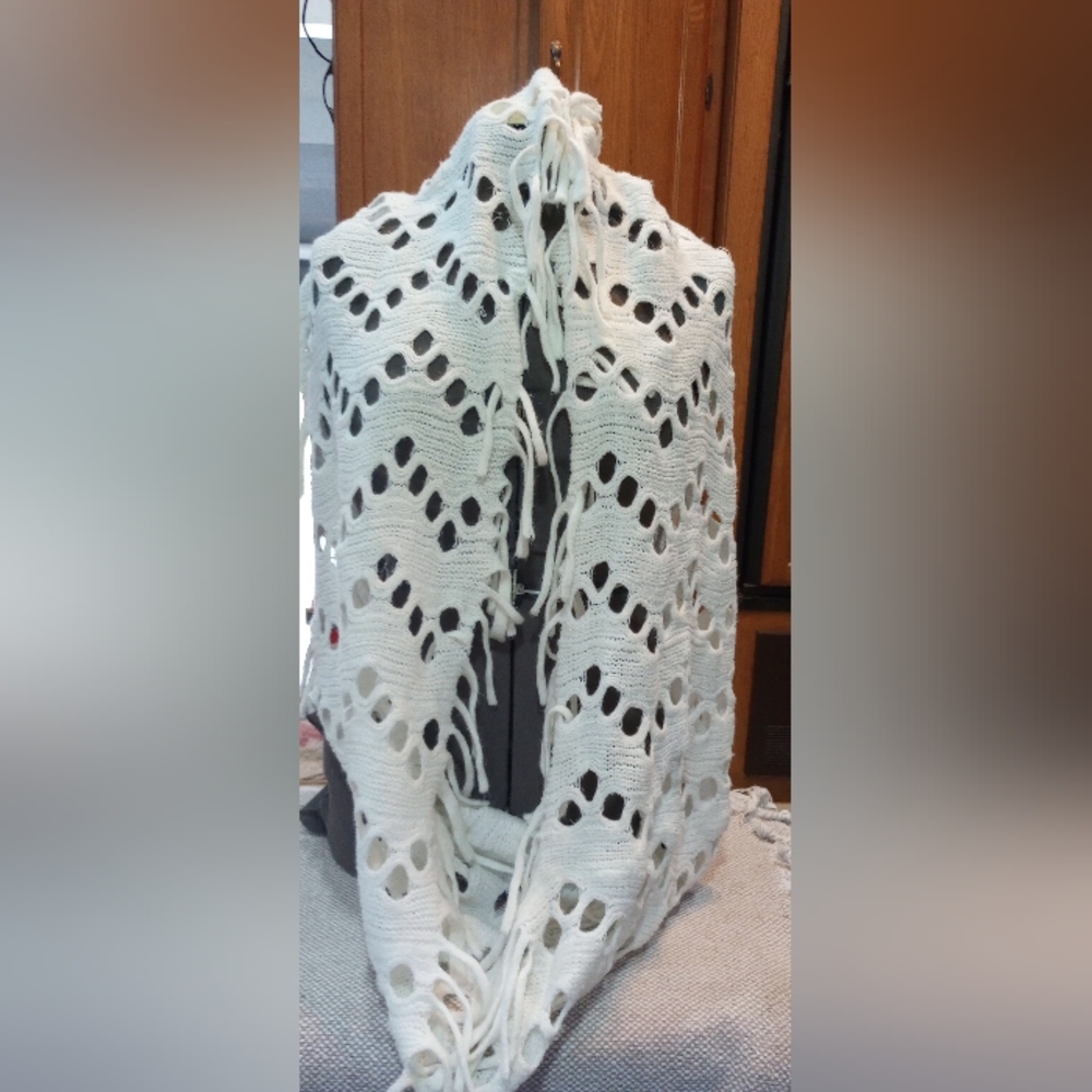 Open Stitched Infinity Scarf by Fab' rik
